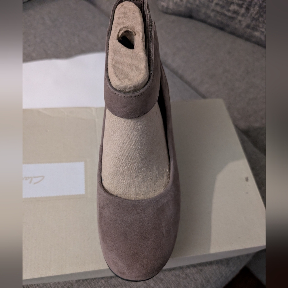 Clarks Women's Taupe Wedge Shoes - Picture 6 of 8